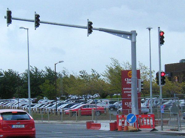 Cantilever public lighting steelwork